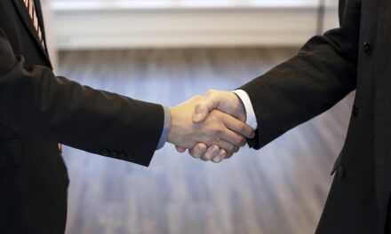 2025, B2B: 4 segreti per guadagnare fiducia in epoca IA